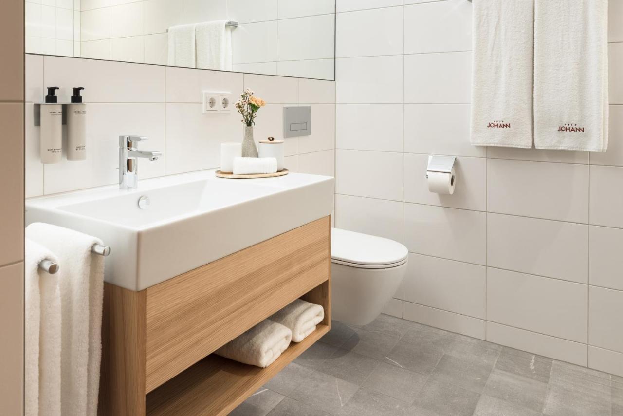 Hotel Johann Лаутерах Екстер'єр фото